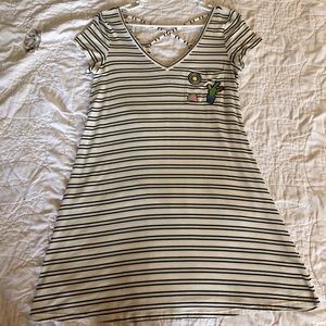 EUC American Eagle Soft & Sexy embroidered dress M